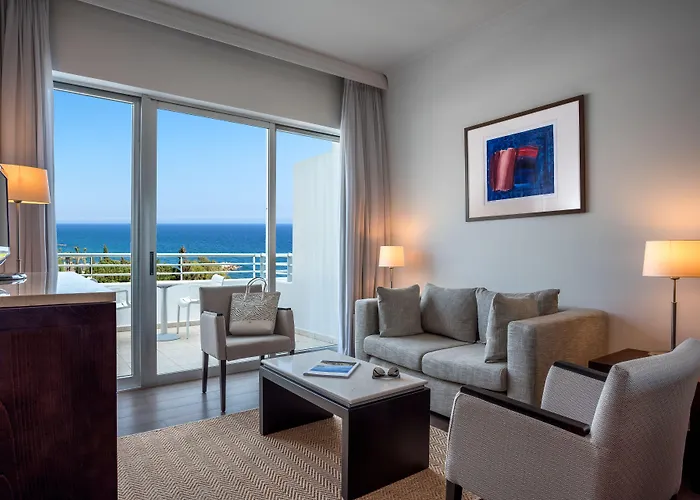 Mediterranean Otel Agios Tychonas