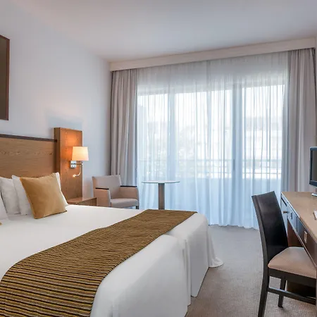 شاطئ ميديتيرانيان 4*