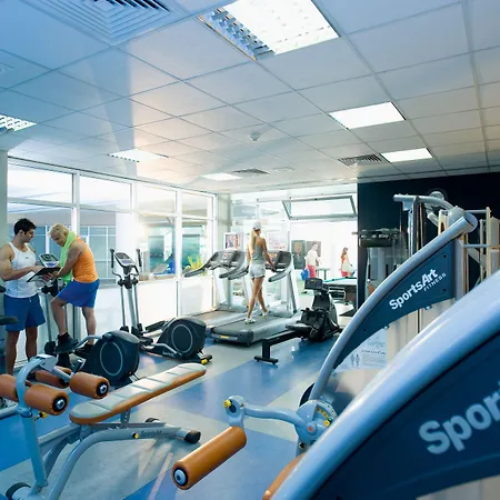 شاطئ ميديتيرانيان 4*