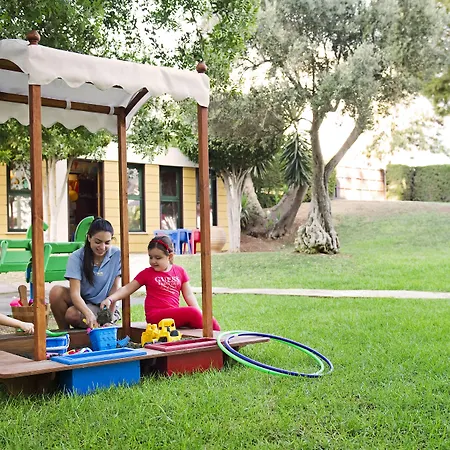 شاطئ ميديتيرانيان 4* Agios Tychonas