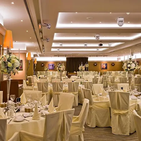 شاطئ ميديتيرانيان Agios Tychonas